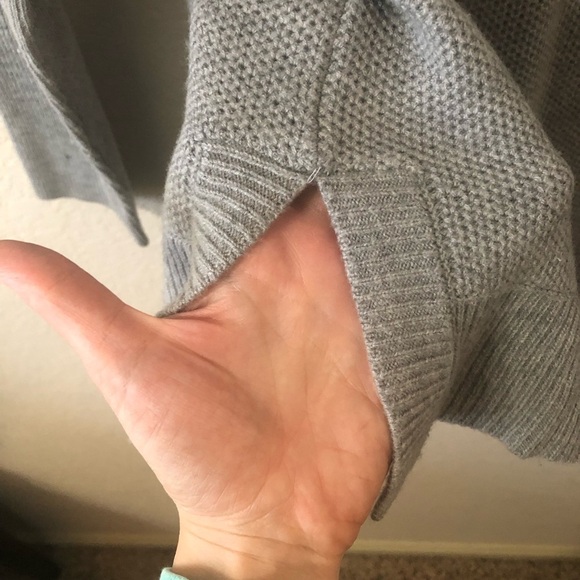 Talbots Turtle Cowl Neck Gray Lambswool Neutral Sweater - Size Large - Picture 4 of 6